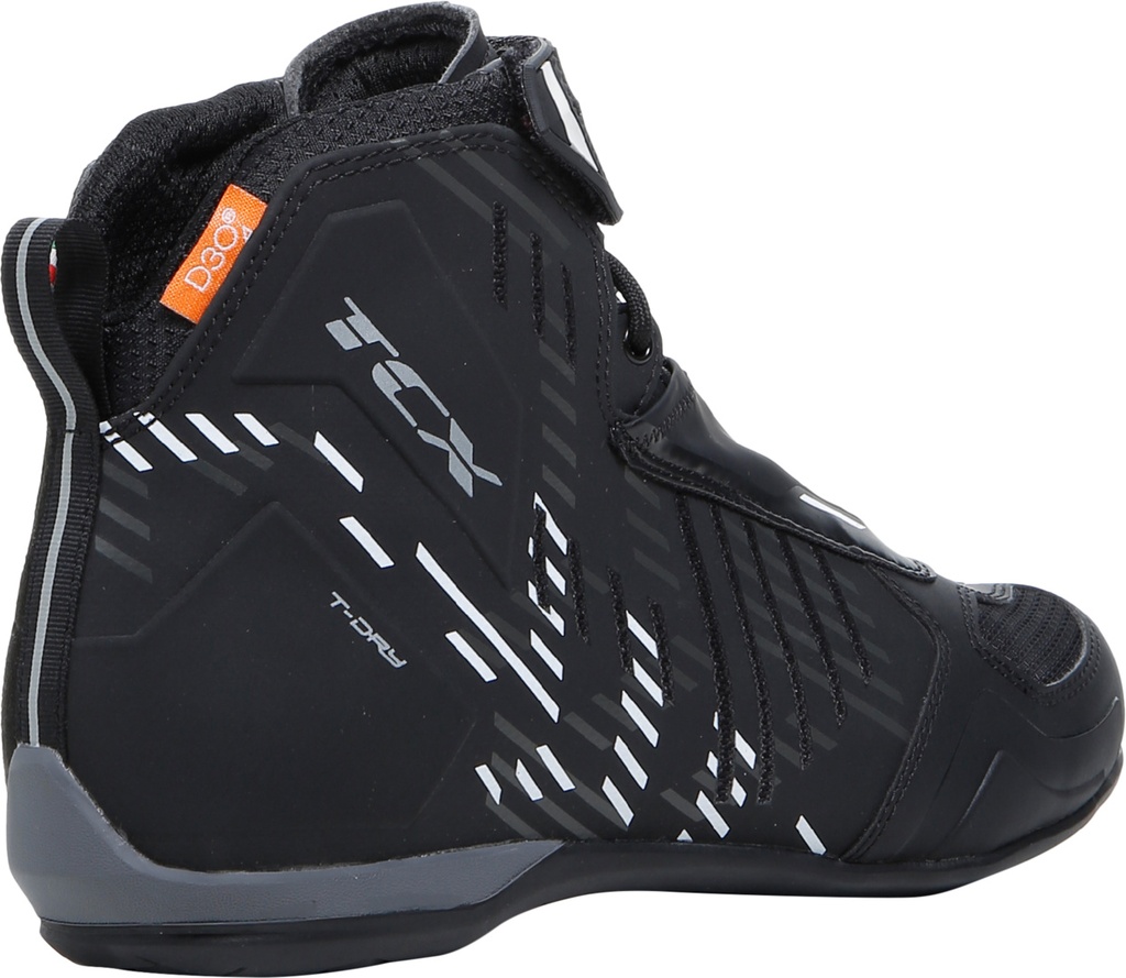 Shoes R04D WP black-white